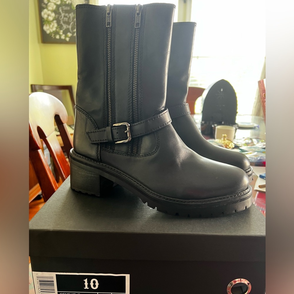 Vintage Foundry Genevieve boots size 10